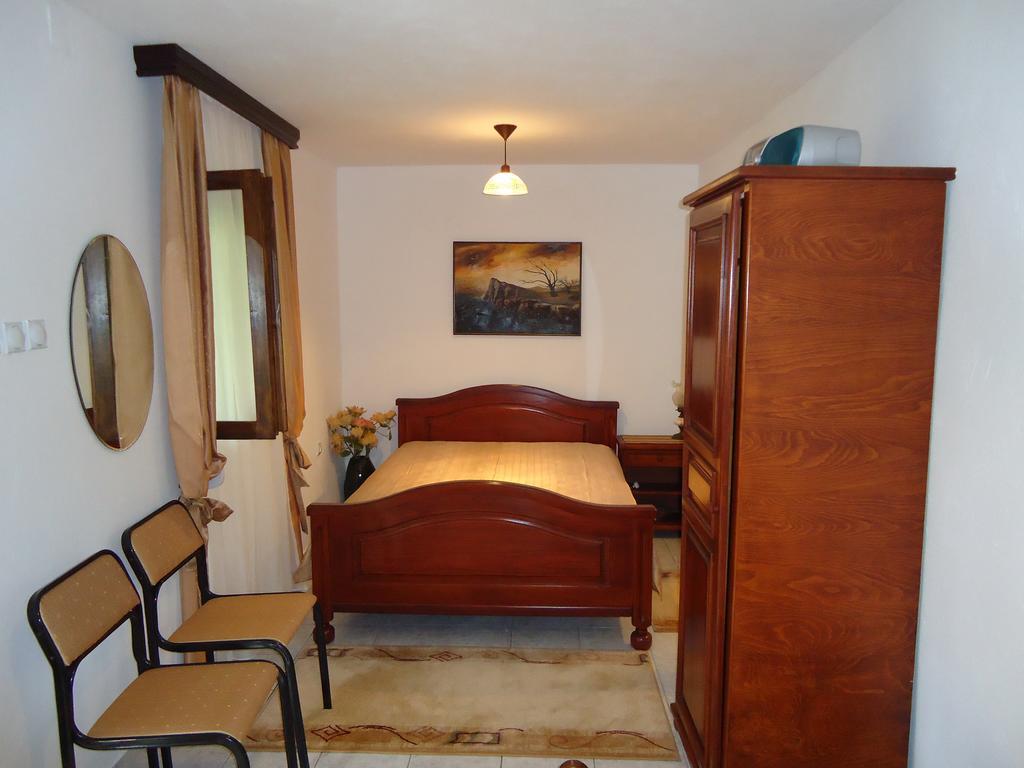 Apartment Odmor Bar Exterior photo
